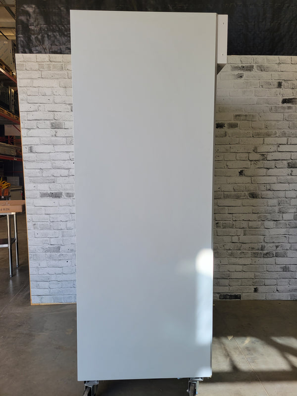 Omcan G1.2YBM2F Glass Door Merchandiser (6)