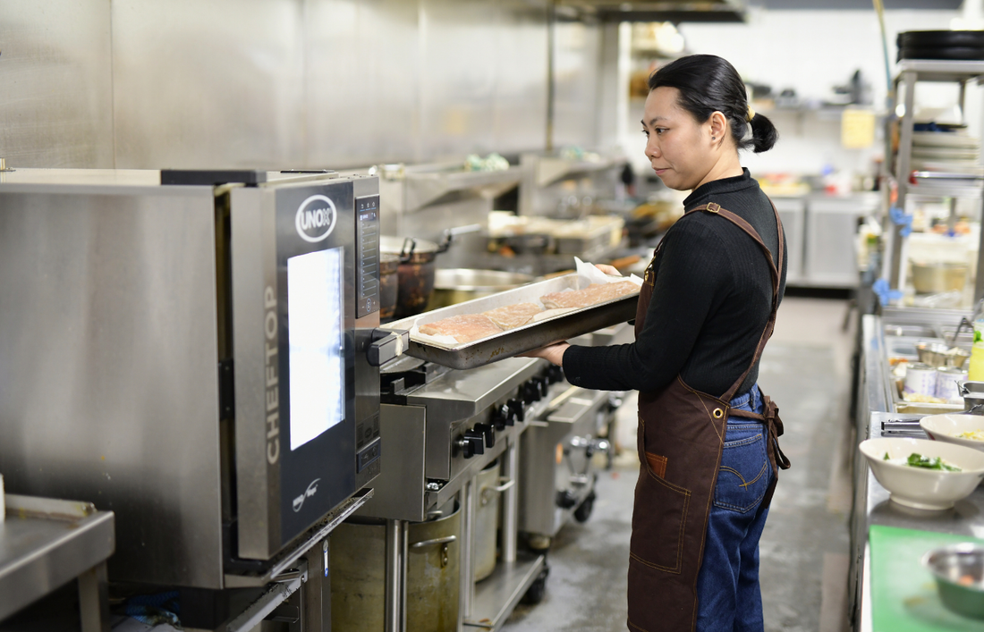 5 Ways hospitality equipment dealers can build customer loyalty