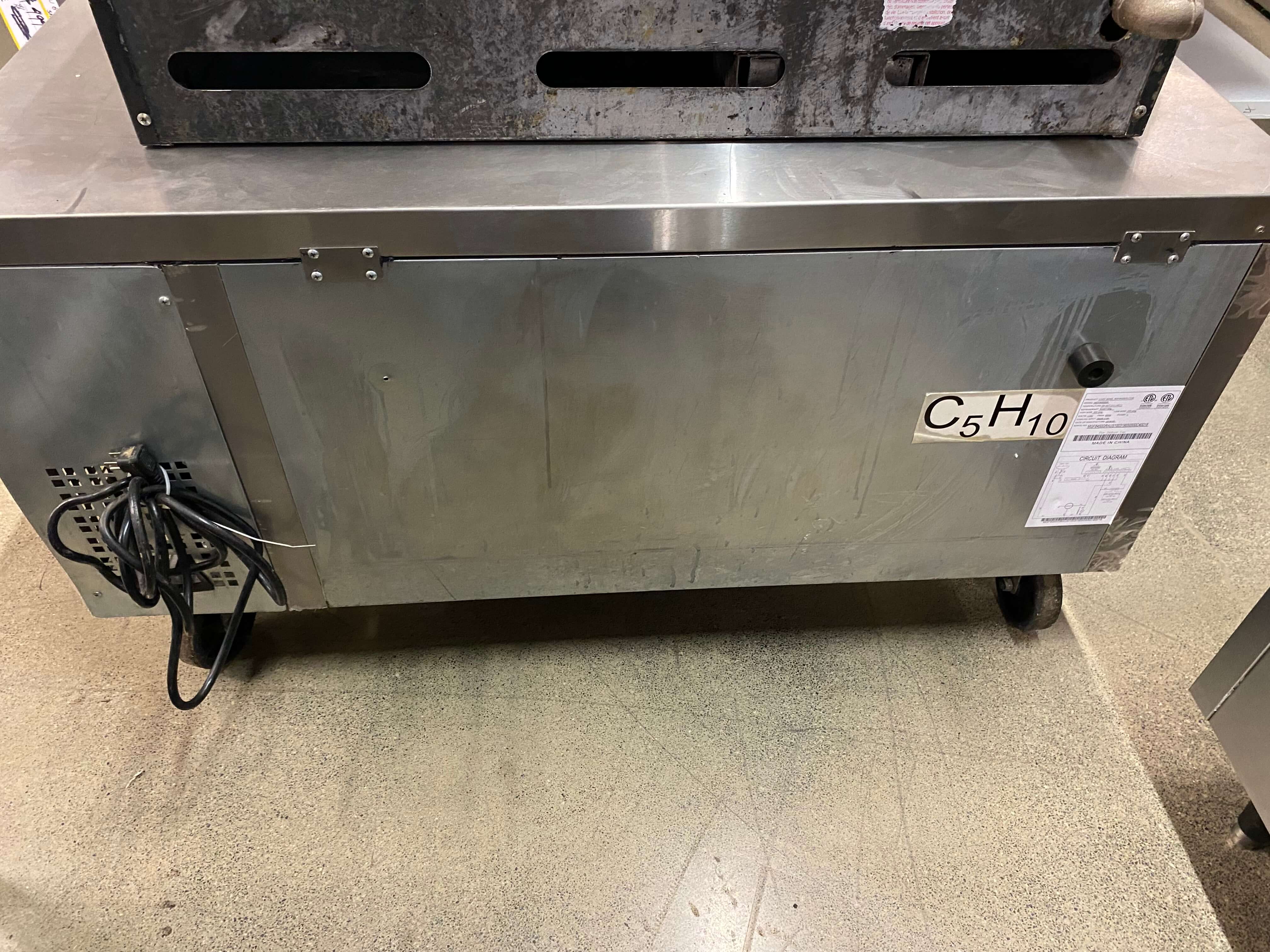 2 Drawer Refrigerated Chef Base. Feature