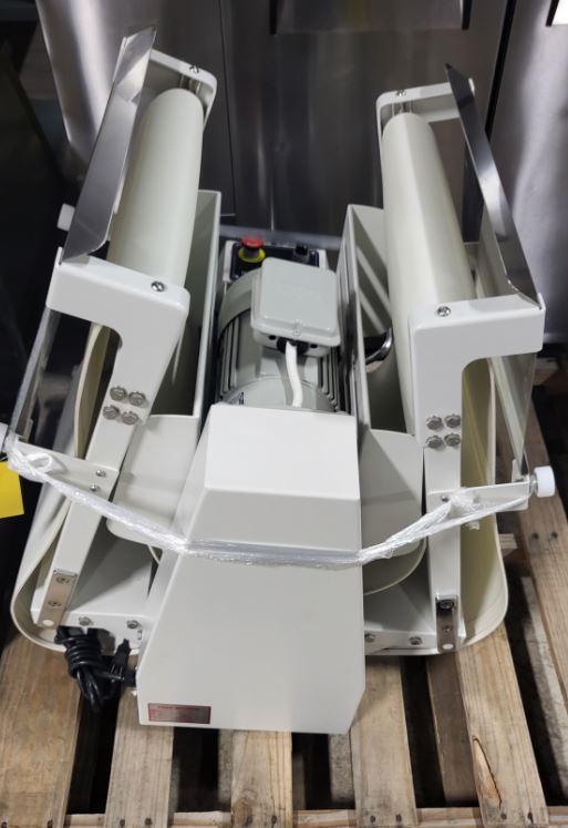 BakeMax BMCRS01 Dough Sheeter