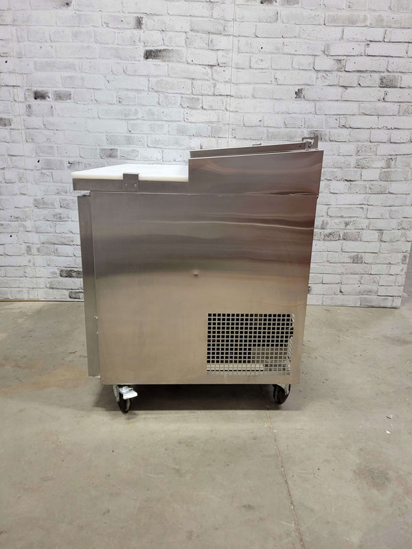 MRE MPP44 Pizza Prep Refrigerator