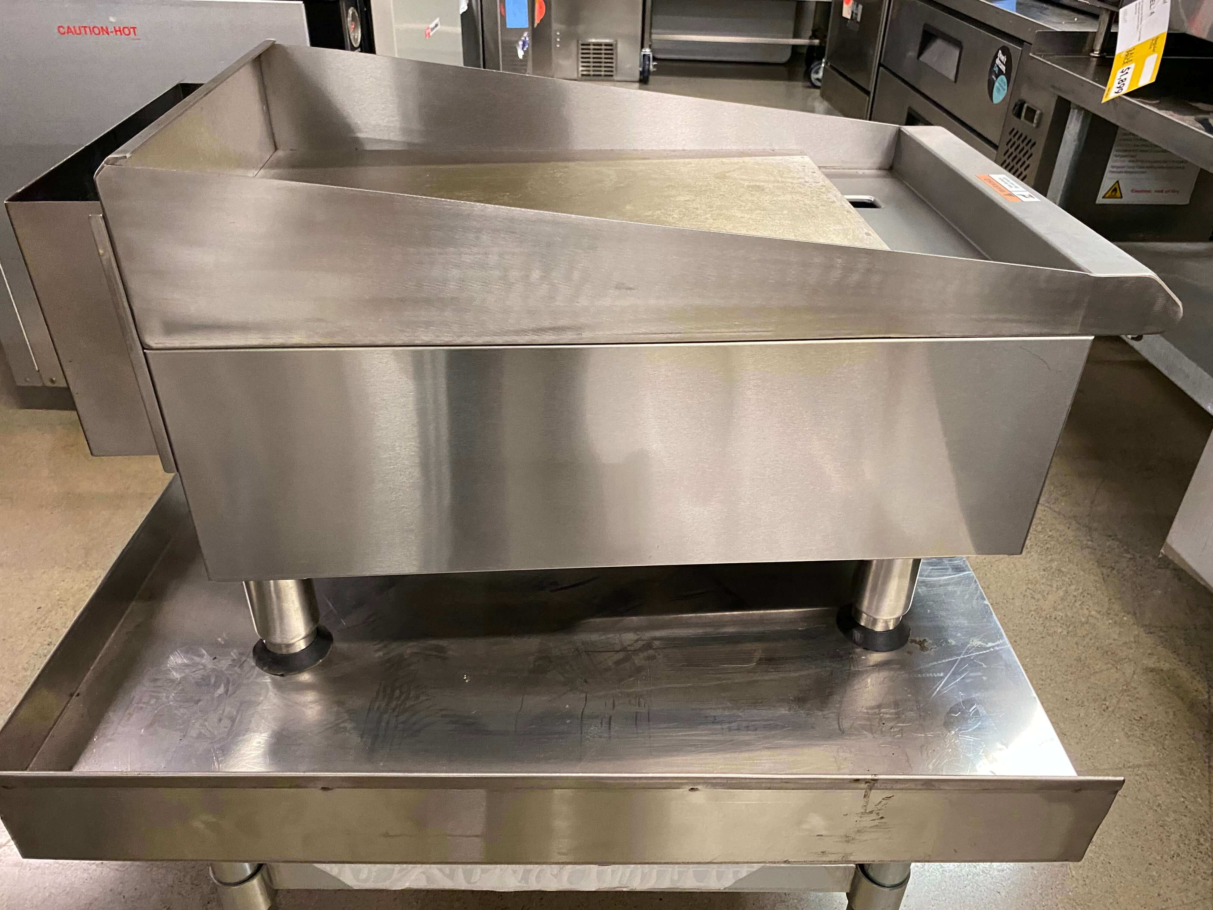 Omcan CE-CN-G15M Countertop Griddle