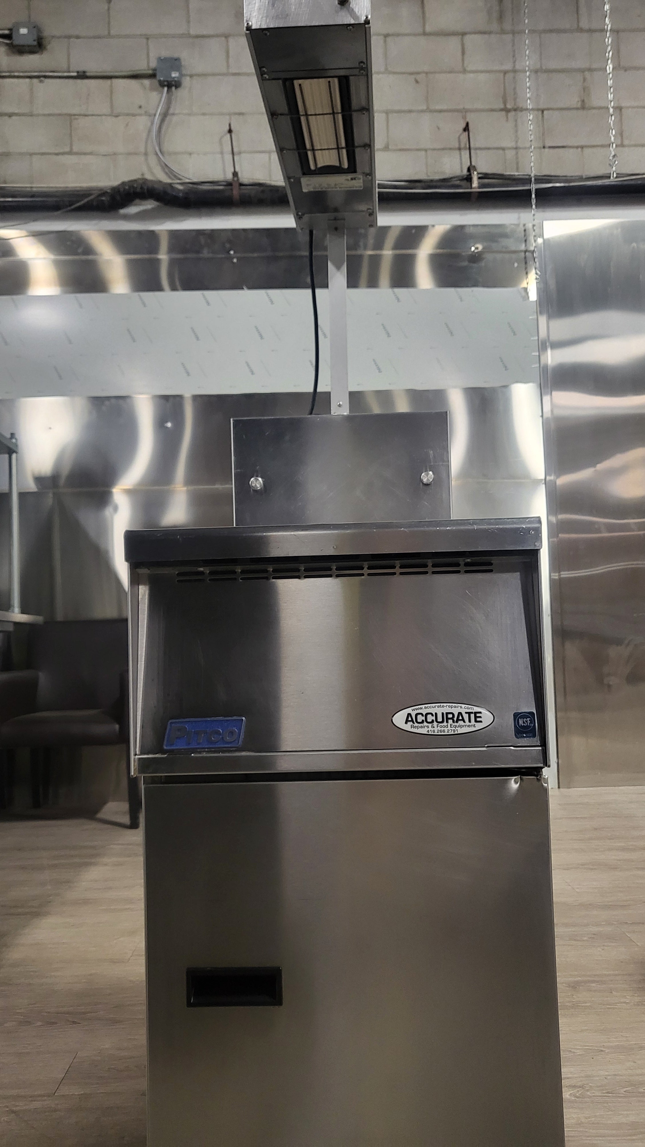 Pitco SGBNB14 Chip Dump Station with Heat Lamp