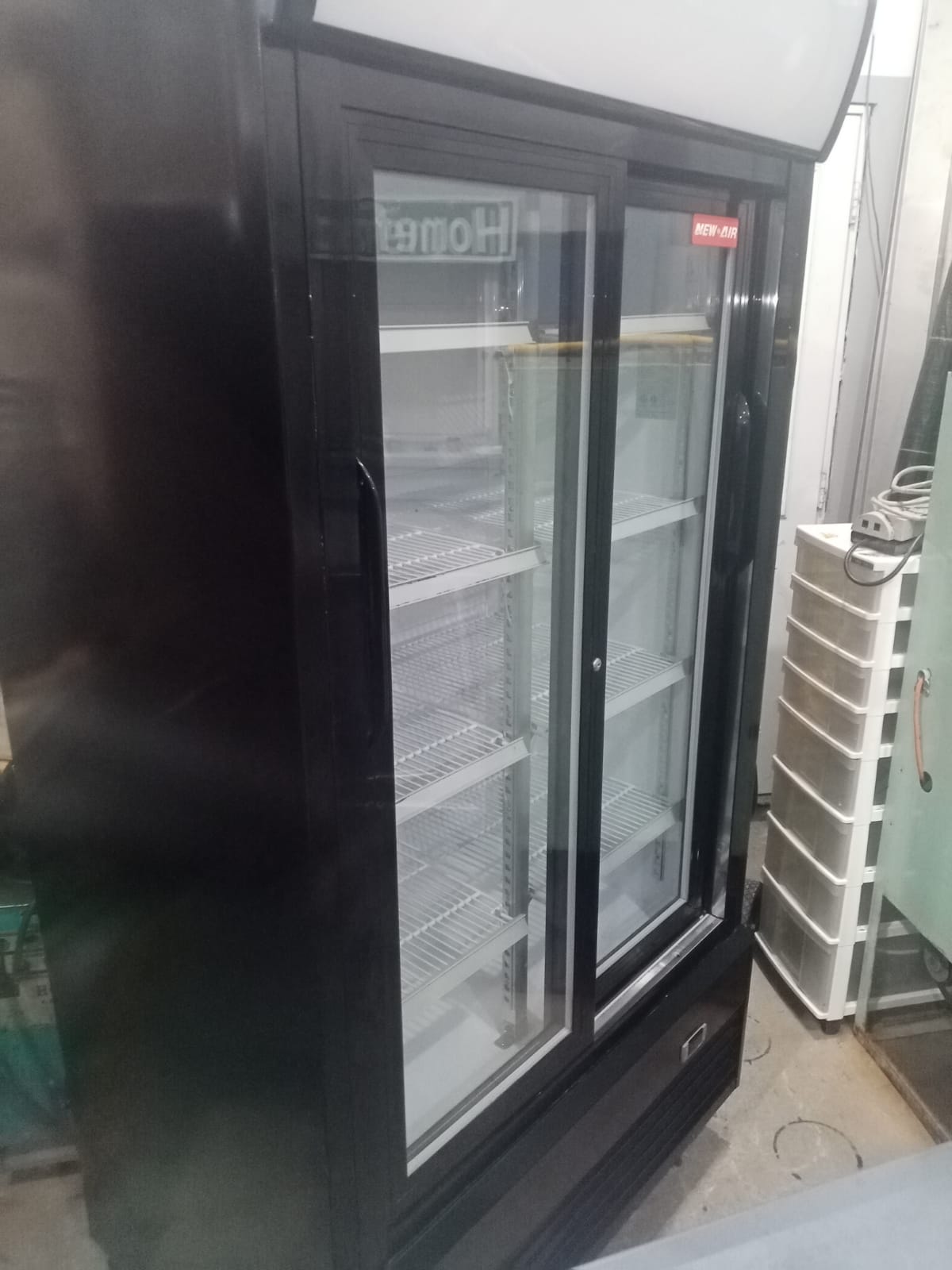 New Air NGR-40-S Refrigerated Beverage Merchandiser