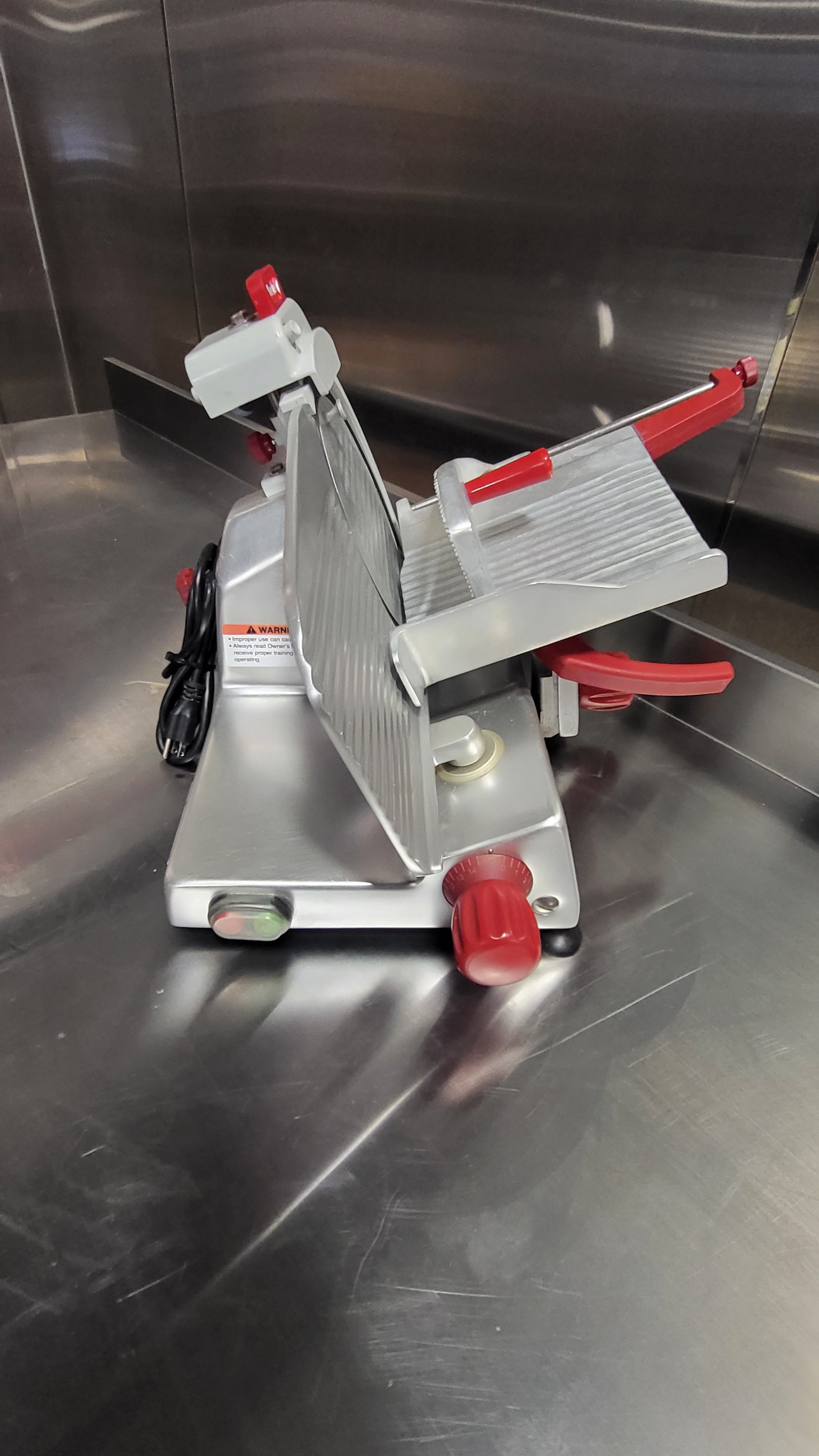 Berkel 825E-Plus Meat Slicer