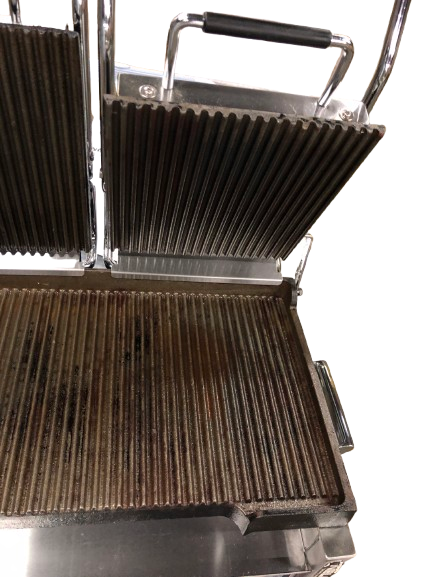 Omcan 19937 Double Panini Grill With Top And Bottom Grooved Grill Surface