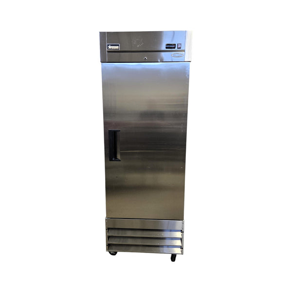 Omcan RE-CN-0021-HC Upright Refrigerator - 1 Solid Door - 29 Inch