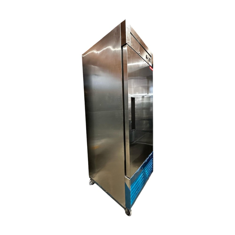 New Air NSR-050-H Upright Reach-in Refrigerator - Single door