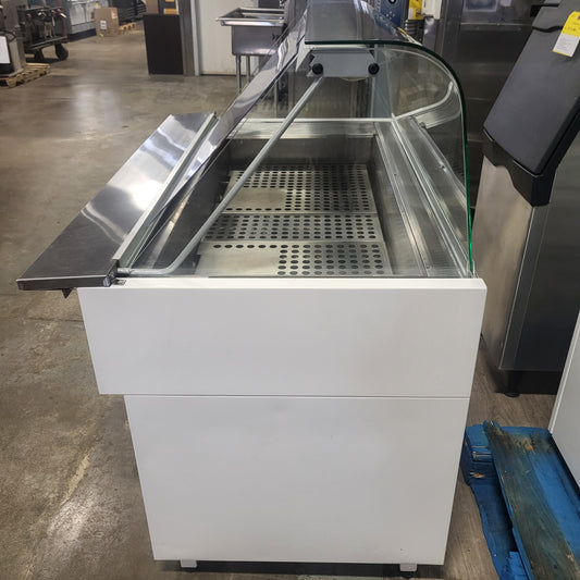 Igloo HFT51 Hot Food Table with Curved Front Glass