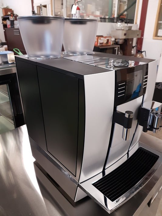 Jura GIGA-X8C-PRO Espresso Machine (1)