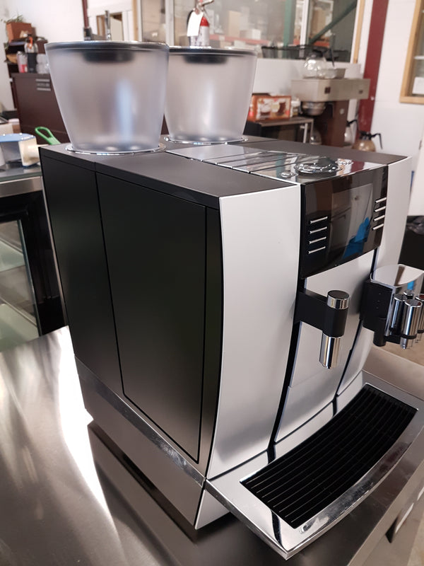 Jura GIGA-X8C-PRO Espresso Machine (1)