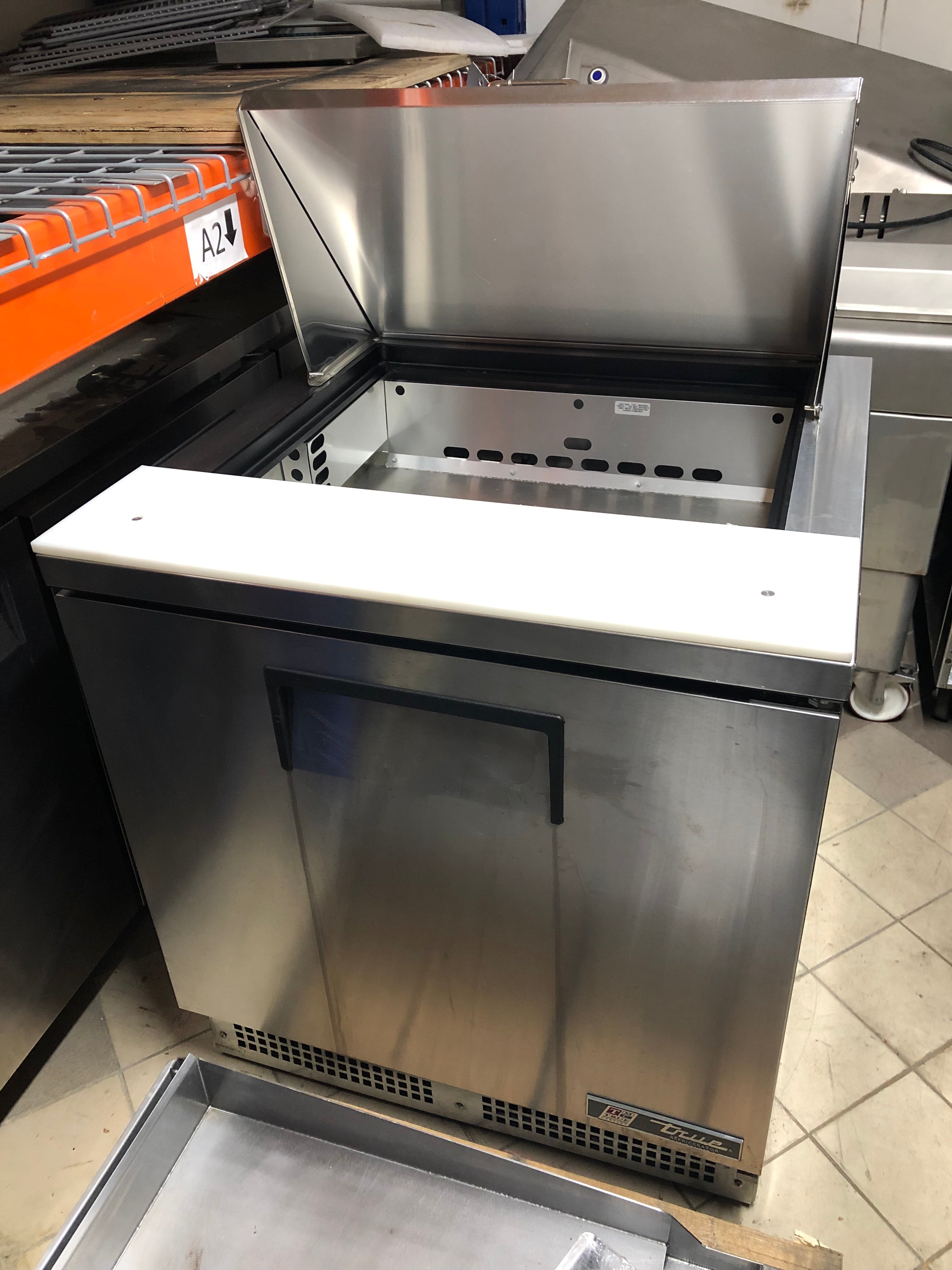 True TFP-32-12M Mega Top Prep Table (2)