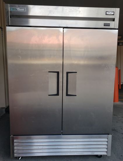 True T-49-HC Double Door Cooler (2)