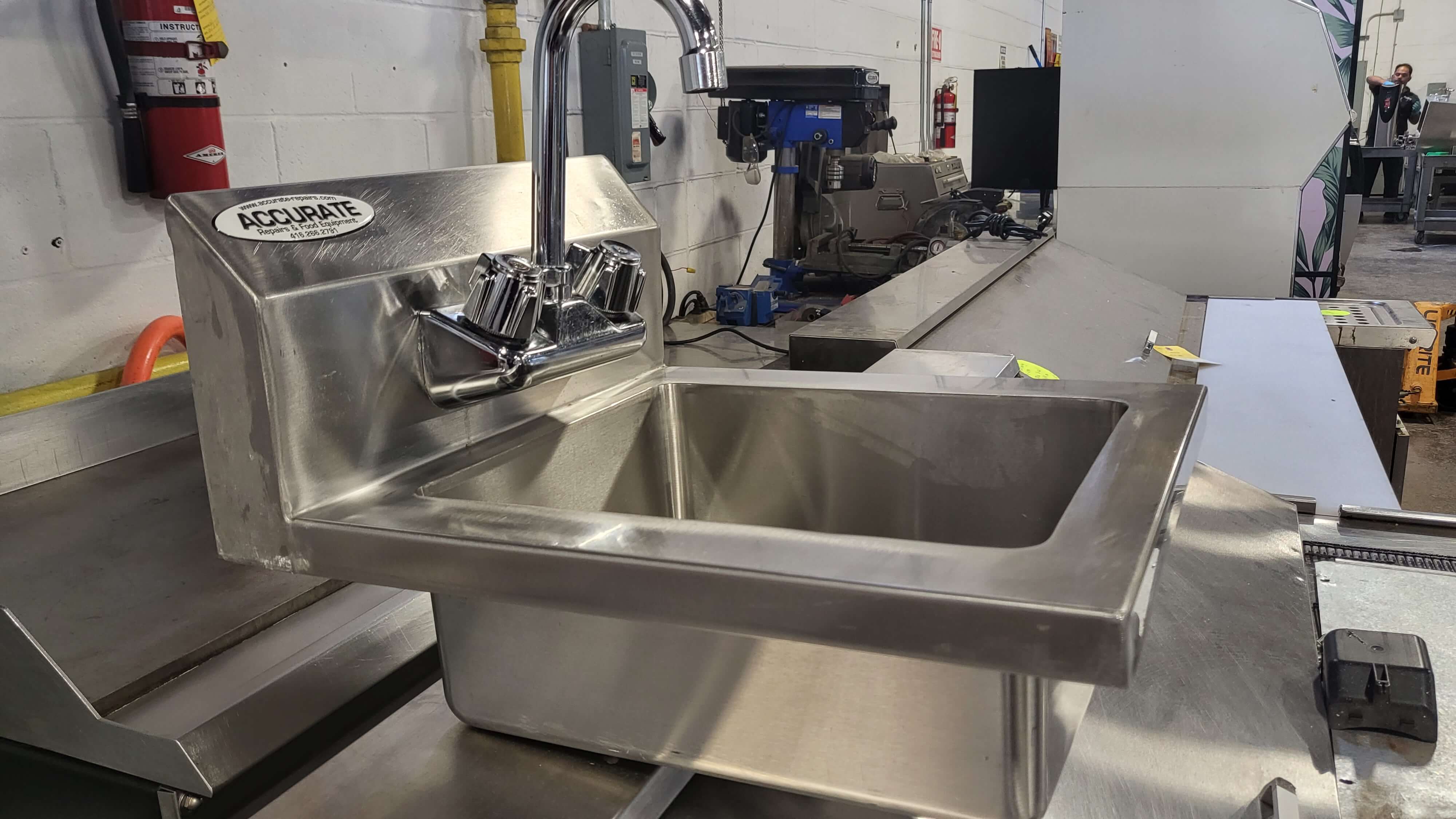 Hand Sink with Faucet (3)