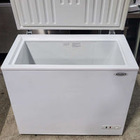Omcan MWF9007 Chest Freezer (2)