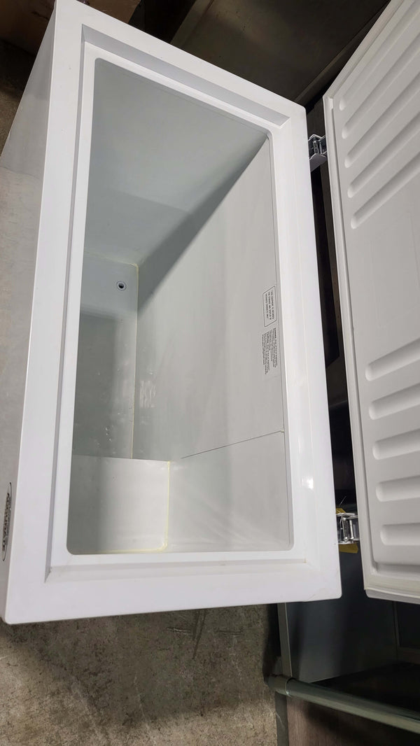 Omcan MWF9007 Chest Freezer (3)