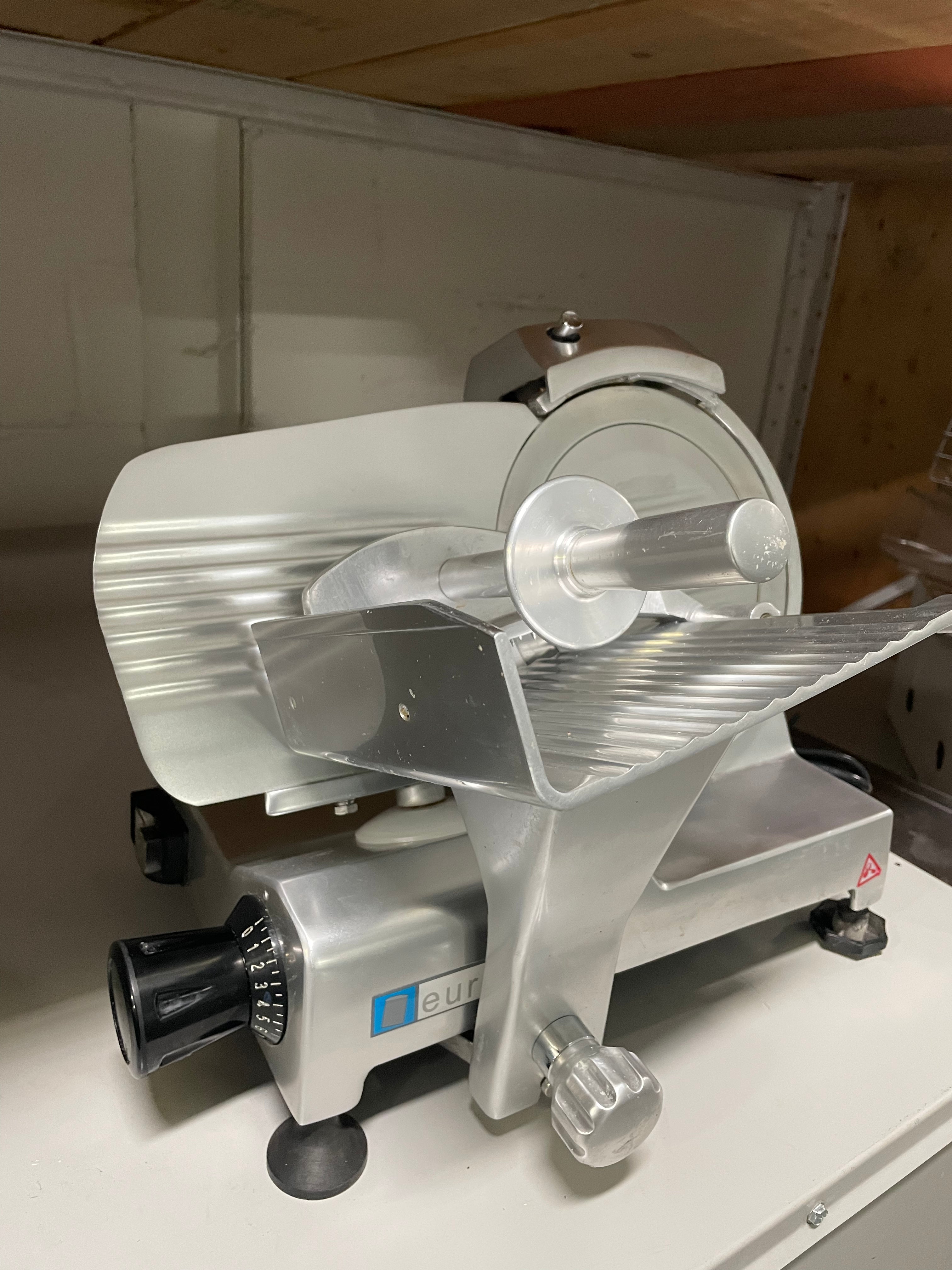 Eurodib HBS-195JS 8'' Meat Slicer (3)